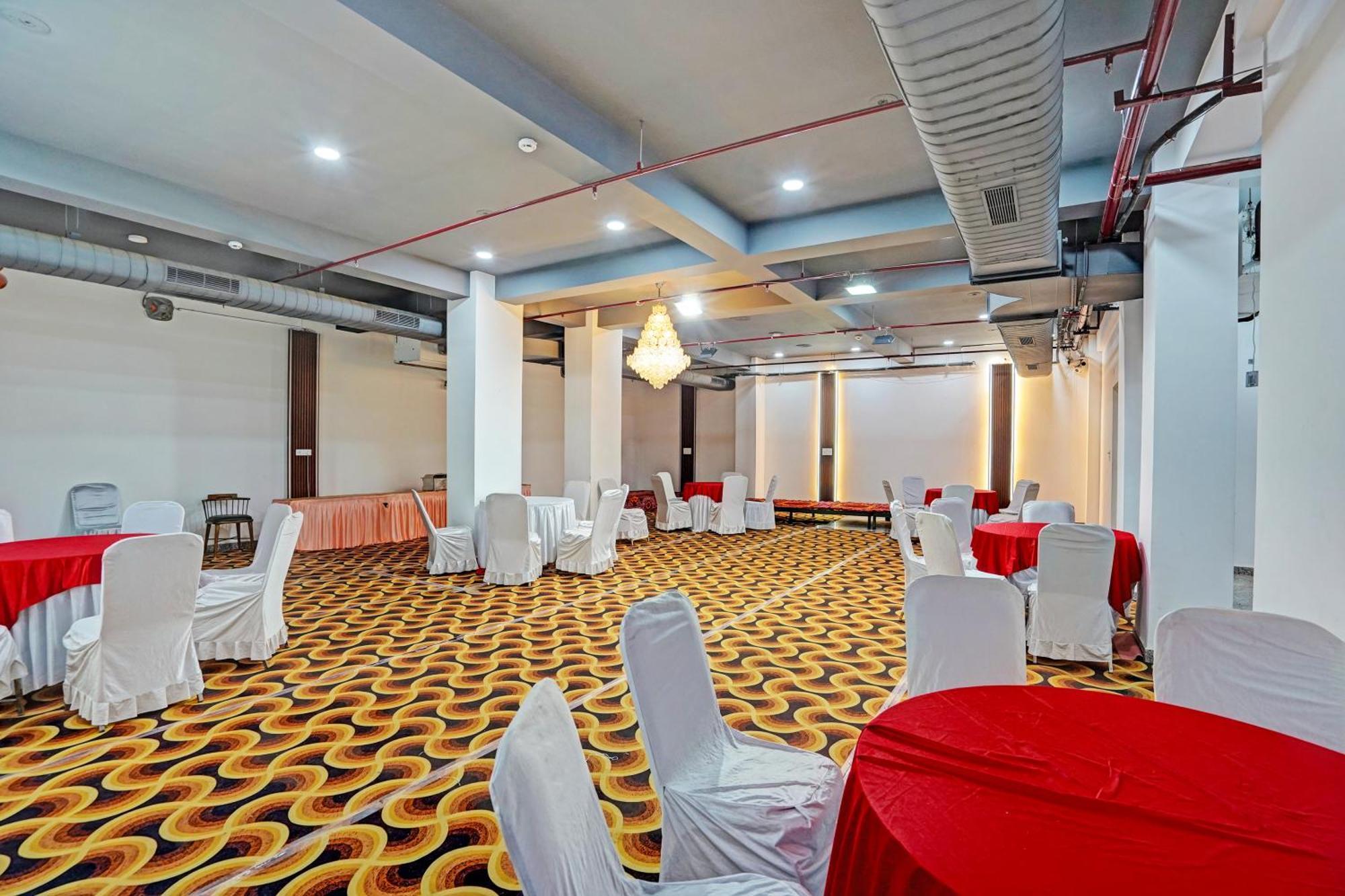 Rr Galaxy Hotel Gurgaon Exterior foto