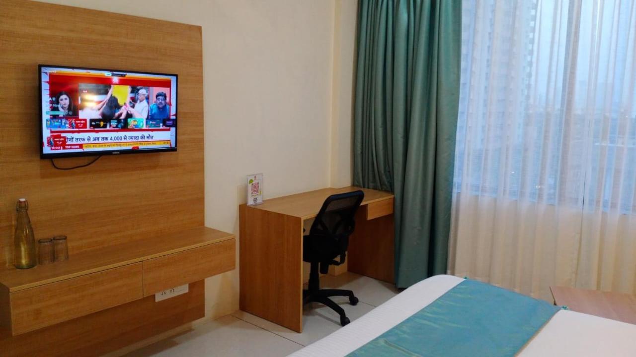 Rr Galaxy Hotel Gurgaon Exterior foto