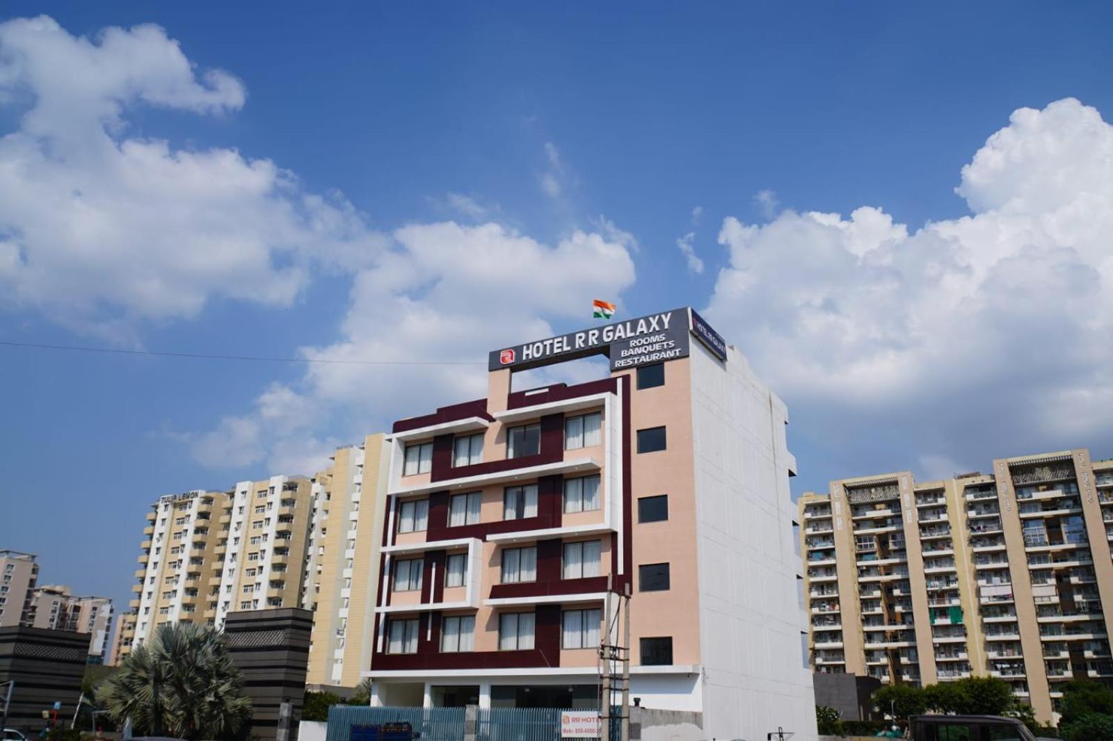 Rr Galaxy Hotel Gurgaon Exterior foto